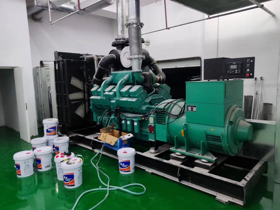 某星级酒店800KW康明斯发电机组顺利安装调试完成